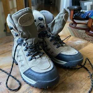 Women’s Cabelas hiking boots size 8.5